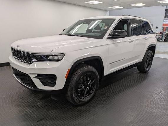 JEEP GRAND CHEROKEE 2024 1C4RJHBG0R8519142 image